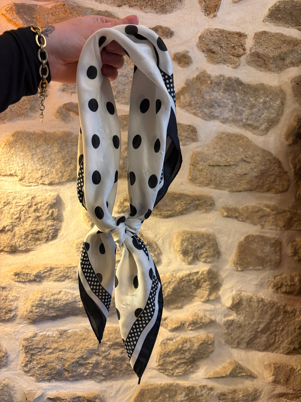 Foulard blanc à pois